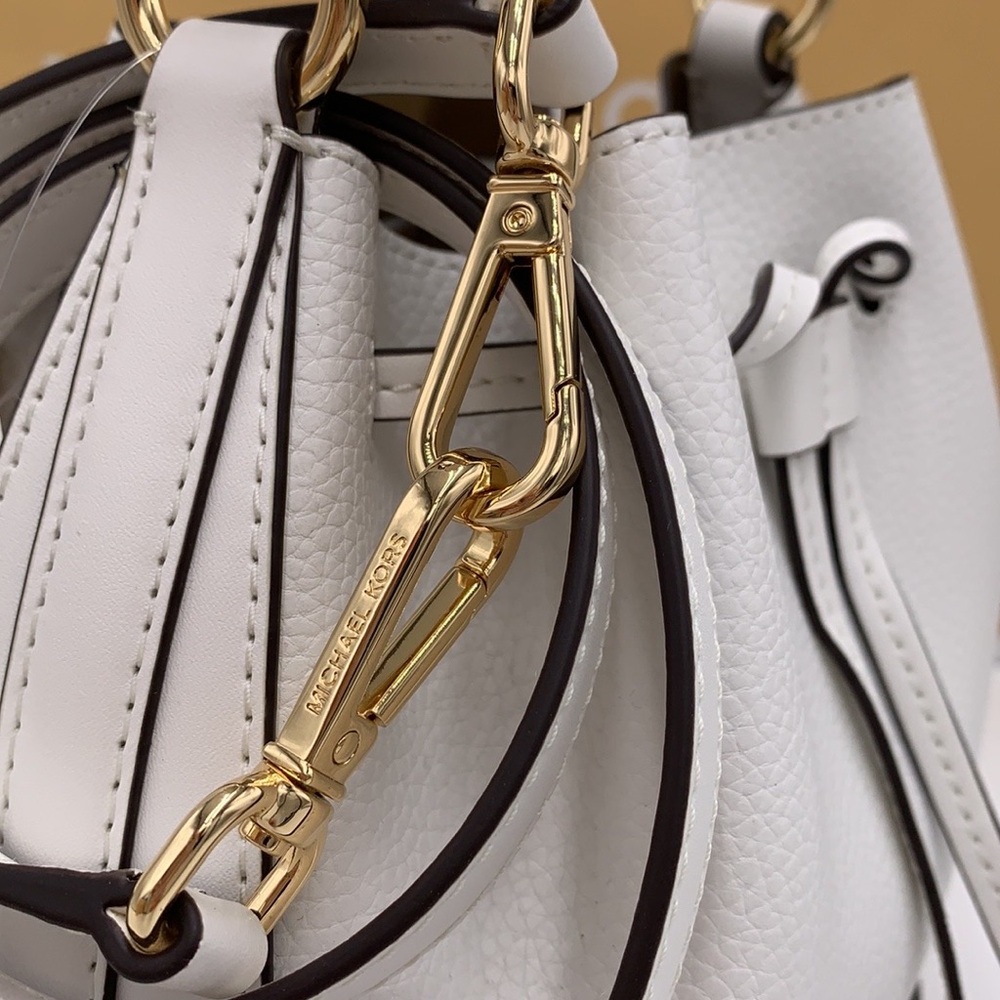 MICHAEL KORS  Reed Medium Pebbled Leather Bucket Bag Optic White NWT - Picture 13 of 16
